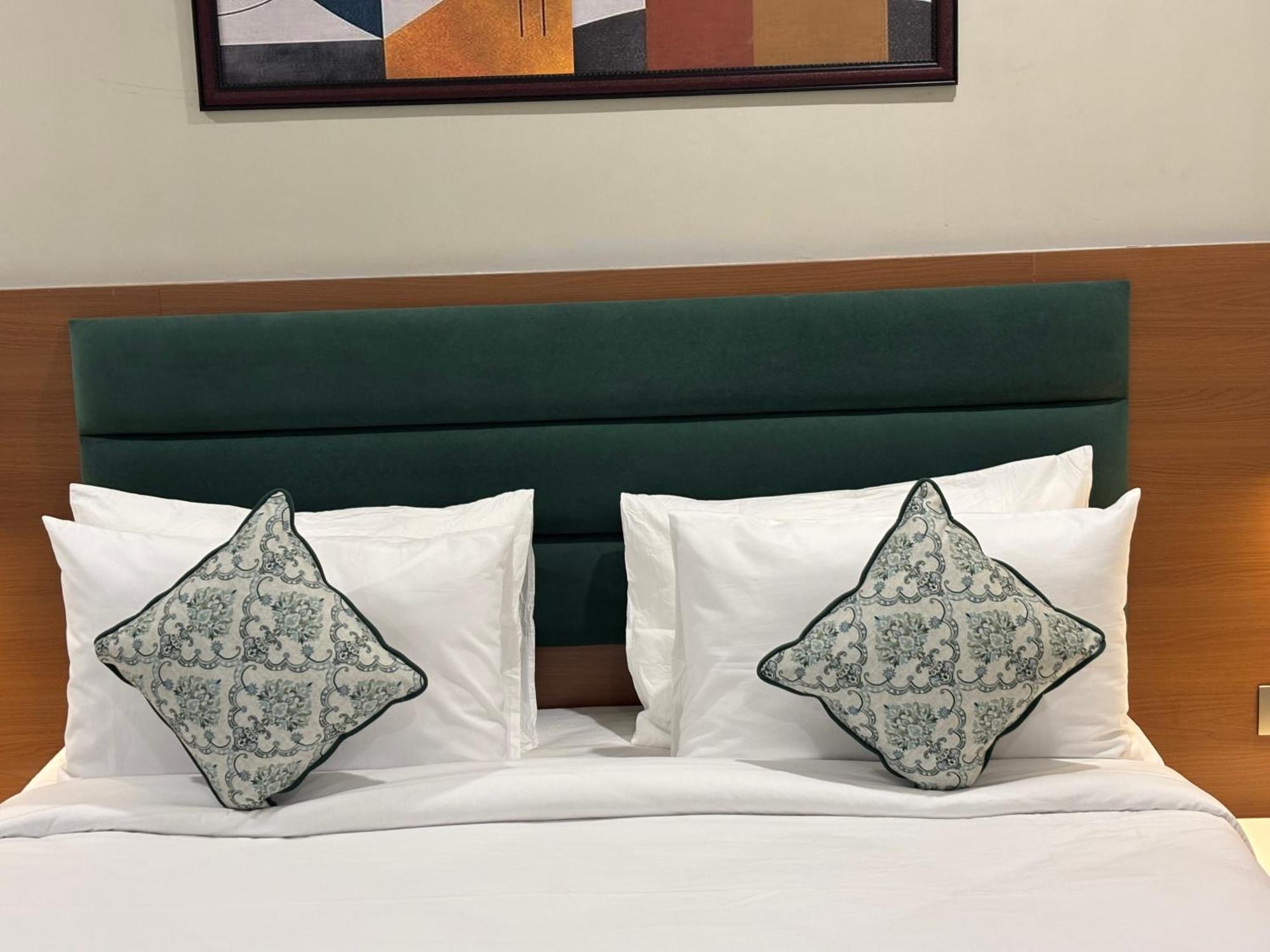 Hotel The Crown Inn Jhunjhunu Eksteriør bilde